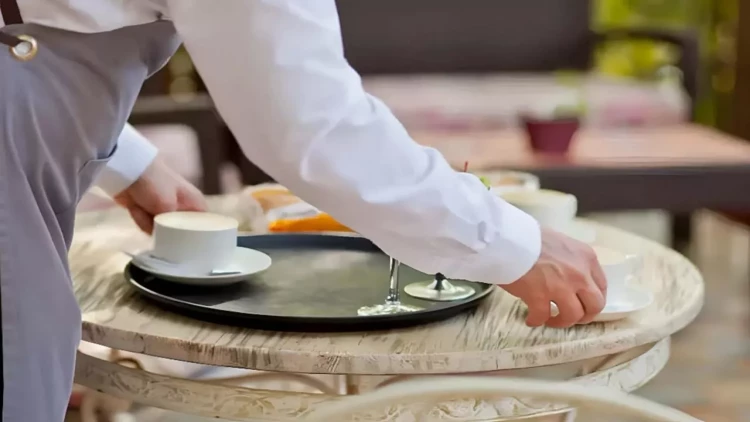 Şəkidə müdir qətlə yetirildi - ofisiant polisə təslim oldu