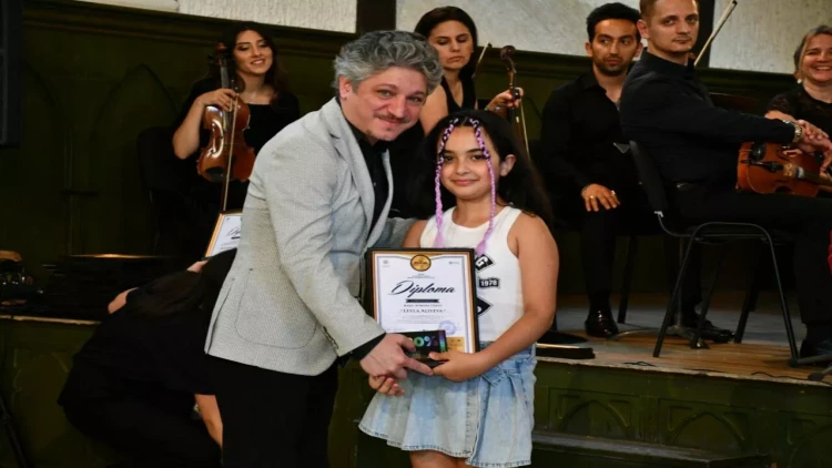 Bakı Piano Festivalı gənc istedadların parlaq konserti və musiqi mövzusunda rəsm sərgisi ilə yadda qaldı - VİDEO - FOTO