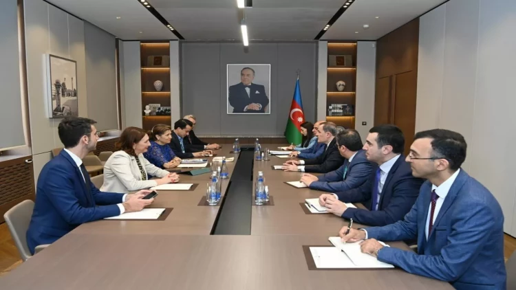 Ceyhun Bayramov Tamara Rastovac Siamaşvili və Qabriela Ramos ilə görüşüb