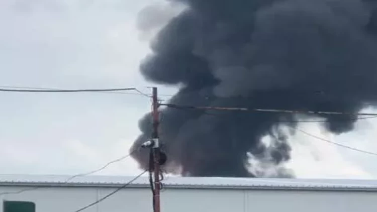 Voronejdə neft anbarı yanır - VİDEO