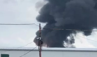 Voronejdə neft anbarı yanır - VİDEO