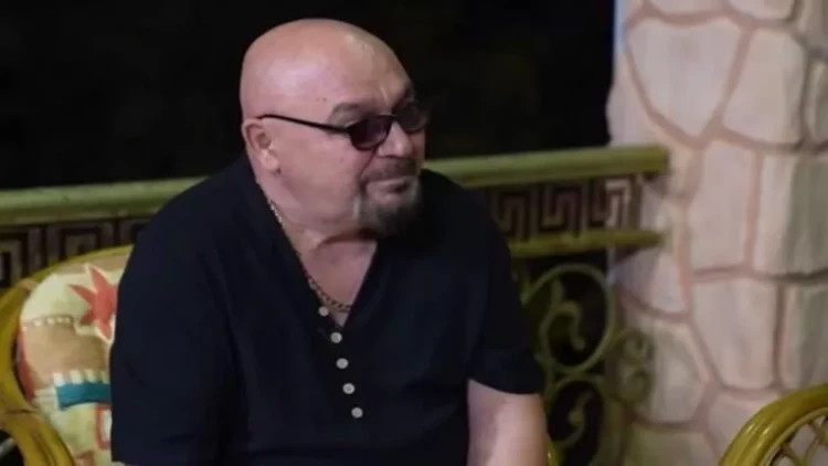 Əməkdar artistin yeni bağ evi - VİDEO