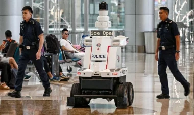 Bu ölkədə robot polislər işə başlayıb