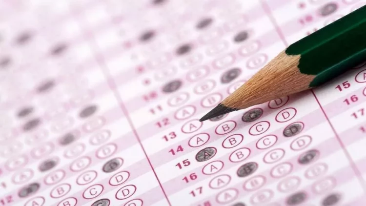 Eyni vaxtda imtahan verən ana və qızı gündəm oldu - FOTO