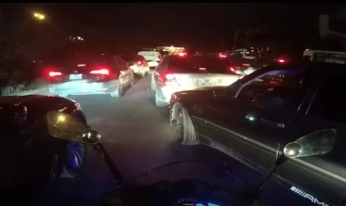 Bakıda bu yolda piyadalar maşınlardan 