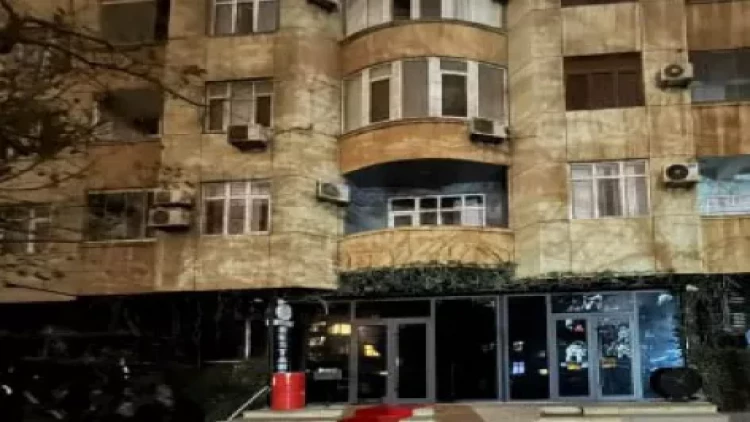 Yanan binanın sakinləri hələ də evlərinə buraxılmır - FOTO