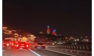 Bakıda tıxacda qalan sürücü nömrəni söküb avtobus zolağına daxil oldu - VİDEO