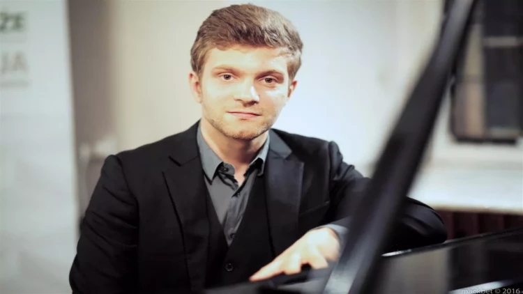 Azərbaycanlı fenomen ifası ilə məşhur pianoçunu VALEH ETDİ - VİDEO