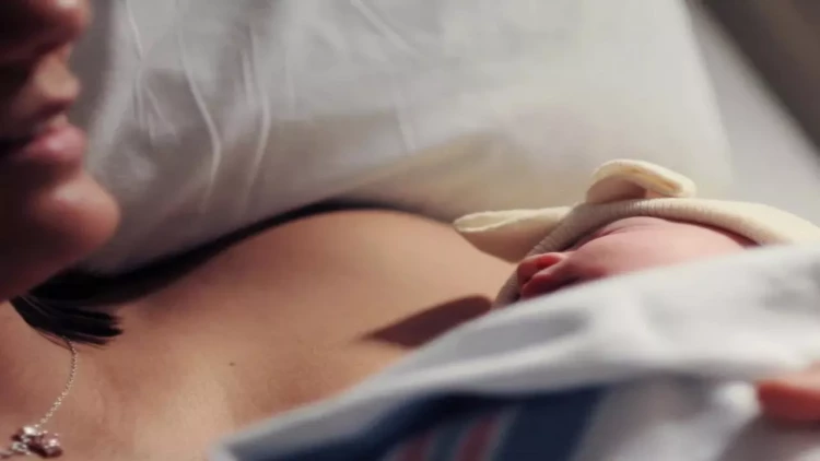 Bakıda özəl klinikada 1 günlük körpənin qolunu çıxartdılar