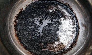 Qaralmış tavanı bir neçə dəqiqəyə ilk günkü kimi edən asan üsul