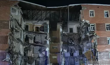 Azərbaycanda yaşayış binası çökdü - FOTO