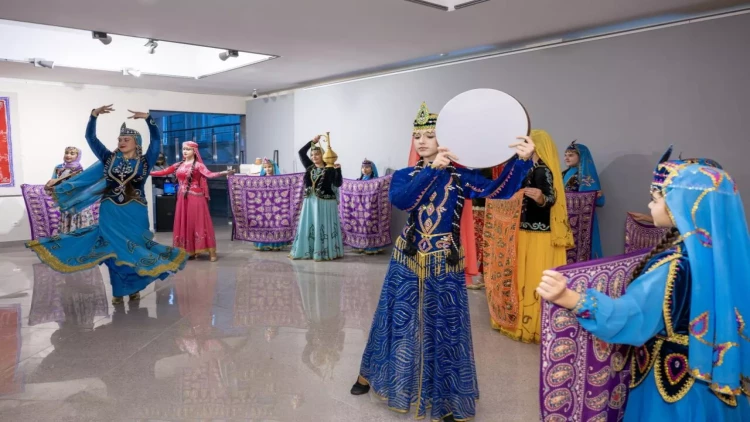 Azərbaycan Milli İncəsənət Muzeyində “Kəlağayı – ənənələr, simvollar və sirlər” adlı tədbir keçirilib  - FOTO