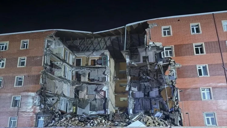 Goranboyda binanın uçma anı - VİDEO