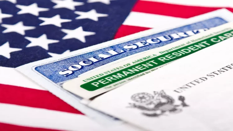 ABŞ “Green Card” sahiblərini yenidən yoxlayır