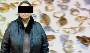 Dayə çalışdığı evdən 60 min manatlıq oğurluq elədi, saxlanıldı - VİDEO