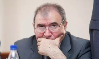 Cəmil Həsənlinin ölkədən çıxışına qadağa qoyuldu -  DTX-yə çağırıldı