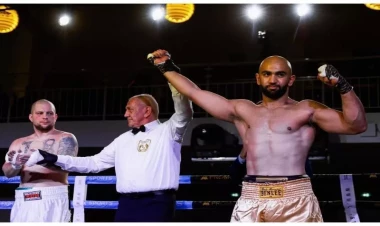 ABŞ-də yaşayan azərbaycanlı peşəkar boksçu hamını heyrətləndirdi: rəqibini 12 saniyəyə iki zərbə ilə nokauta göndərdi – VİDEO - FOTO