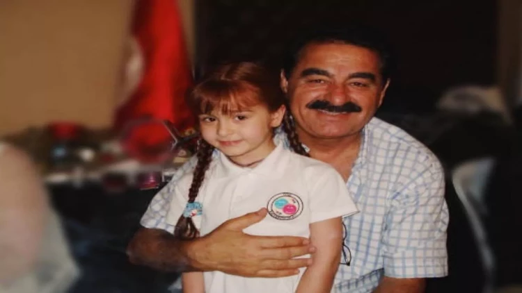 Bir vaxtların uşaq ulduzu indi açıq-saçıq səhnələrə çəkilir - FOTO