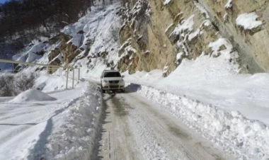 Xınalıqda köməksiz qalan turist xilas edildi