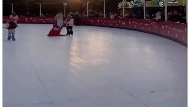 Bulvardakı bu meydança plastmasdan imiş... - VİDEO