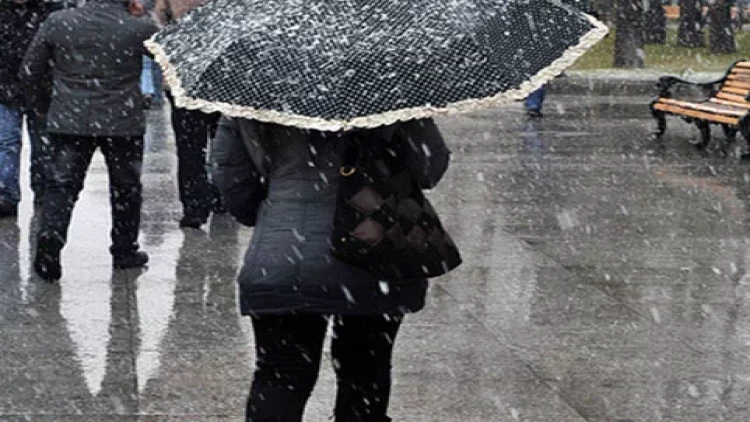 Bakıya yağan sulu qarın VİDEOsu