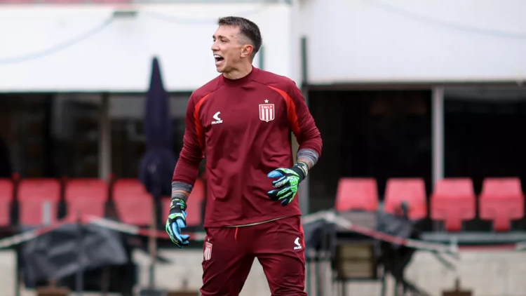 Muslera 2 penaltini çıxardı - komandası çempion oldu