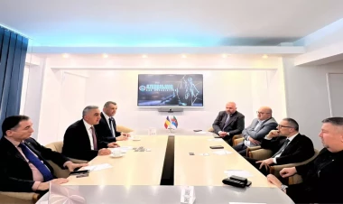 Vəkillər Kollegiyasının rəhbərliyi Rumıniya Vəkillər Kollegiyasının İllik Konfransında iştirak edib - FOTO