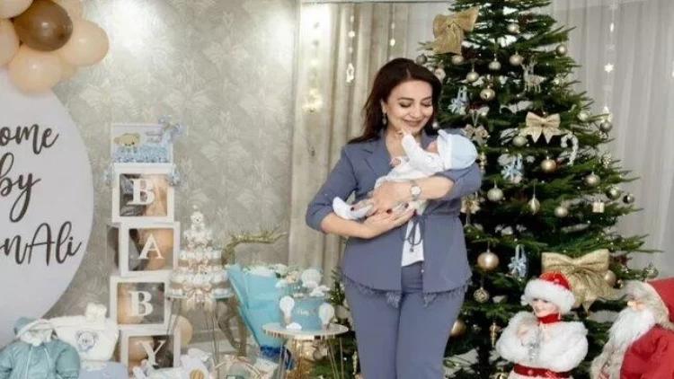Xalq artisti yeni doğulan nəvəsi ilə FOTO paylaşdı