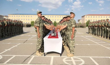 Hərbi xidmətə çağırılan dövlət qulluqçularına müavinət ödəniləcək