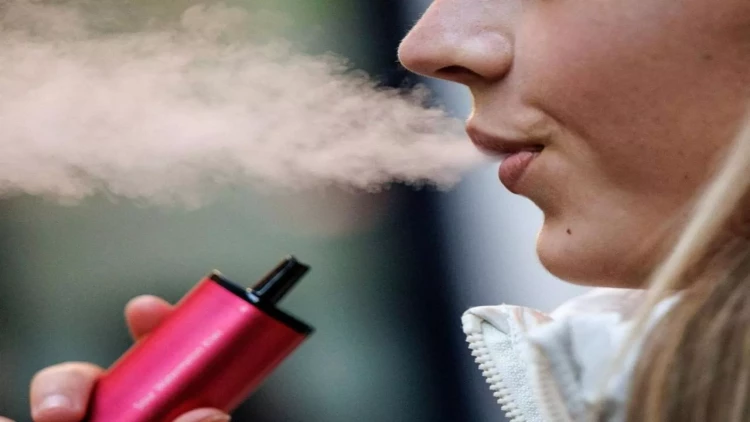 Azərbaycanda elektron siqaretlər qadağan olunur