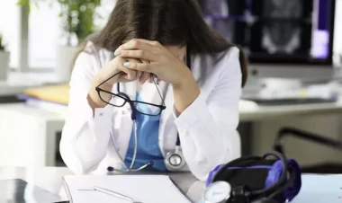 Aylarla xəstəyə baxmayan həkimlər aşkarlandı - TƏBİB-dən XƏBƏRDARLIQ