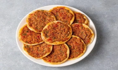 Fındıq lahmacun resepti: Kiçik ölçüdə böyük ləzzət