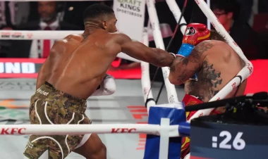 Coşua ilə döyüşən Ceyk Polun çənəsi SINDI - FOTO