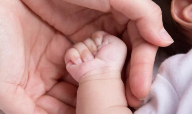 Boğazında qida qalan 2 aylıq körpə öldü