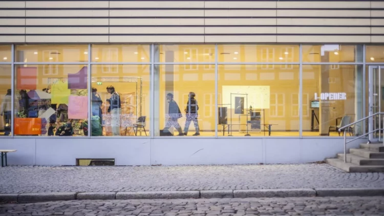 Almaniyada azərbaycanlı kuratorluqla “Tənhalıq Dövründə İnsan və Təbiət” sərgisi keçirildi - FOTO