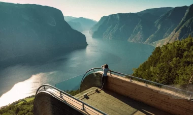 Yüksək maaş və hüzur bir arada: Yaşamaq üçün ən yaxşı ölkə seçildi