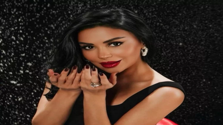 Vüsalə Yeni il FOTOları ilə diqqət çəkdi