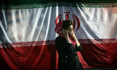 İran paradoksu: daha az hicab və qadağa, daha çox nəzarət və casusluq isteriyası