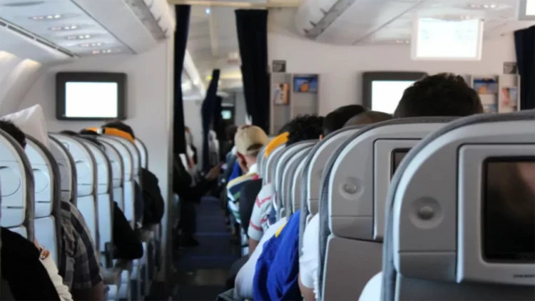 Ankara-Bakı təyyarəsində dava - Aeroporta enən kimi həbs olundu