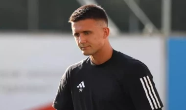 “Qarabağ”ın futbolçusu sevgilisinə evlilik təklifi etdi - FOTO