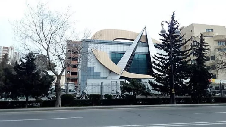 Daha bir məşhur aparıcı “Space”dən getdi - FOTO