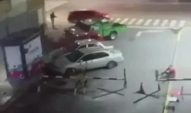 Maduronun iqamətgahının yanında atışma - VİDEO