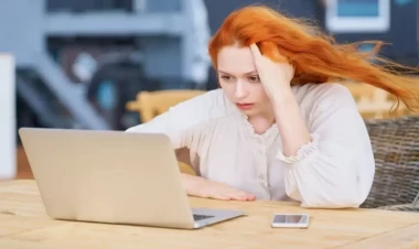 Səhv eşitmədiniz - Bu xəstəlik internetdə axtarış edərkən yoluxur