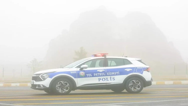 Yol polisi dumanlı hava ilə bağlı sürücülərə xəbərdarlıq etdi