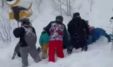 Gürcüstanda turistlər qar uçqunu altında qaldı - VİDEO