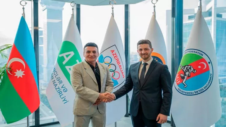 Güləş millimiz ona tapşırıldı