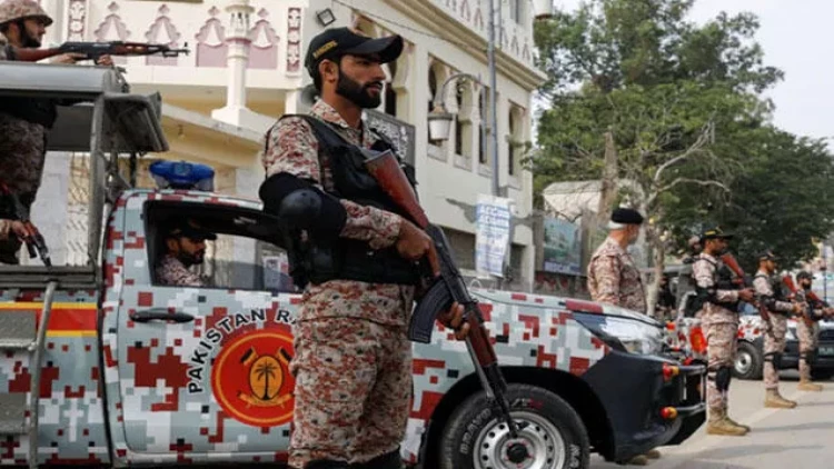 Pakistanda partlayış - 7 polis öldü