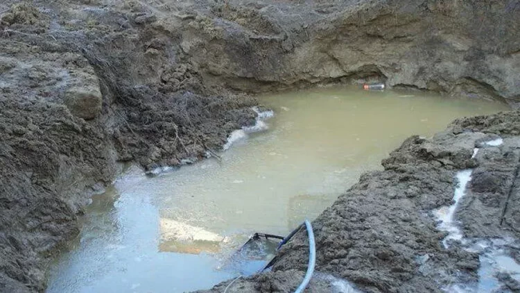 Əvvəl göl idi, indi həyətlər su altındadır - ŞİKAYƏT