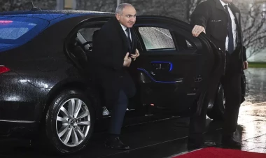 Paşinyanın bahalı maşınının super nömrəsi – FOTO