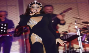 71 yaşlı türk müğənni geyimi ilə müzakirə yaratdı - FOTOlar